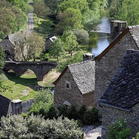 Gite De La Cascade Salles-la-Source Kültér fotó